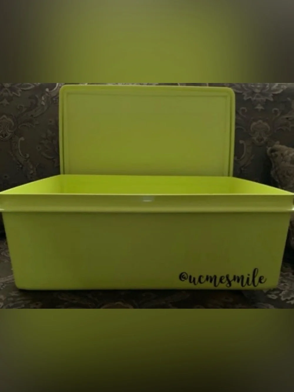 Tupperware  Margarita Green Jumbo Kimono Keeper